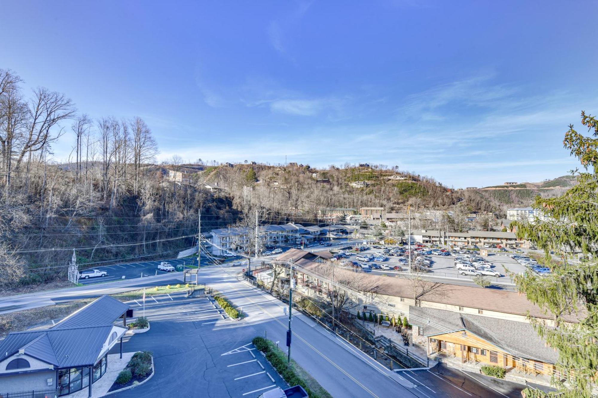 Downtown Gatlinburg Condo With Community Pool! Zewnętrze zdjęcie