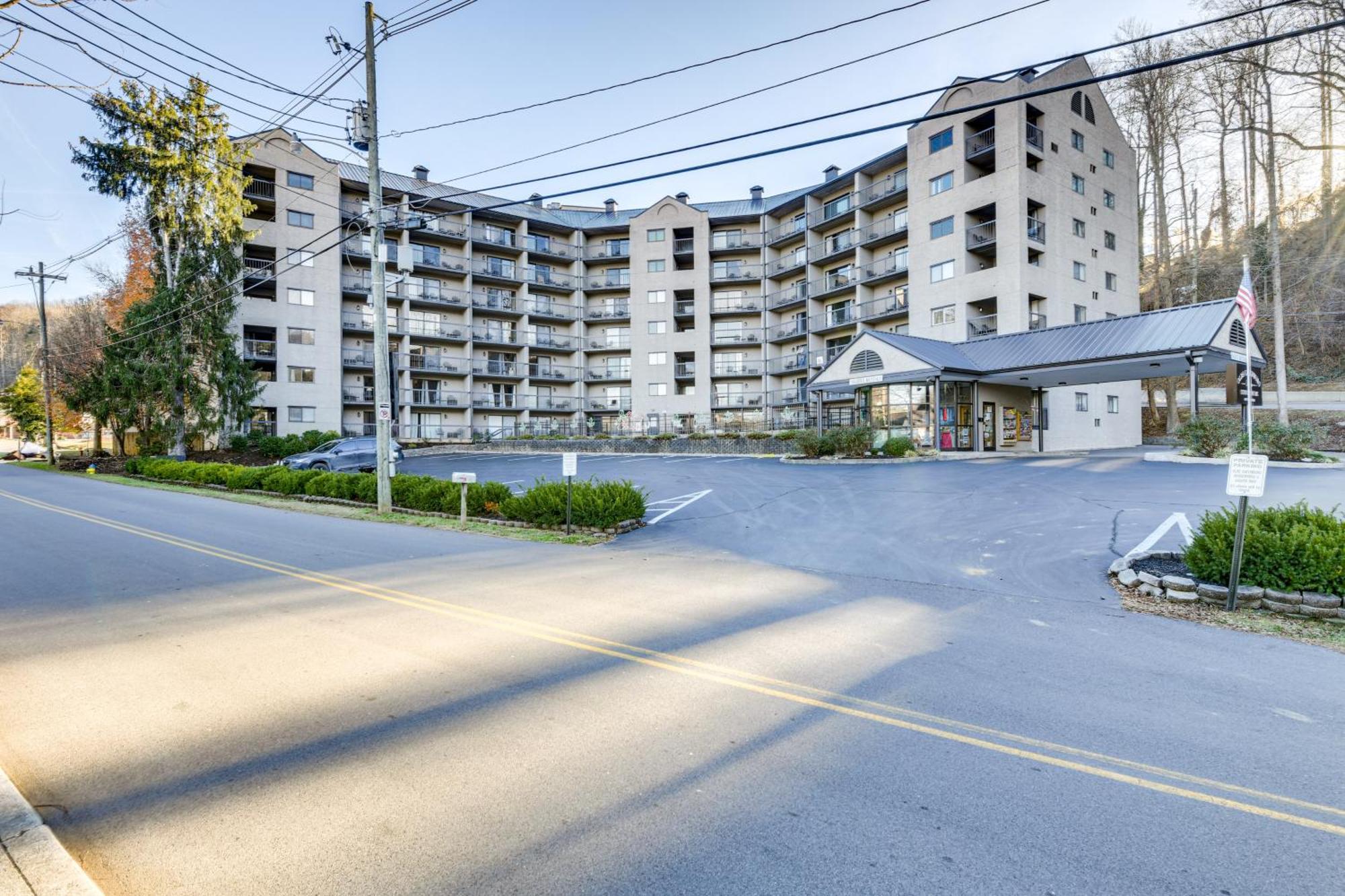 Downtown Gatlinburg Condo With Community Pool! Zewnętrze zdjęcie